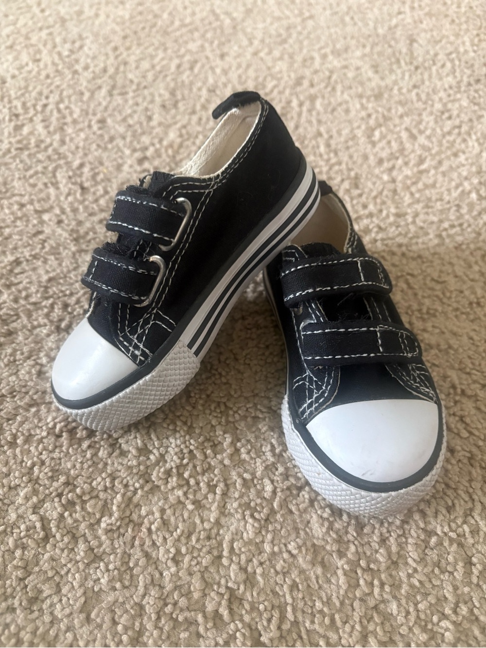Koala Kids Black and White Low-Top Sneakers with Double Velcro